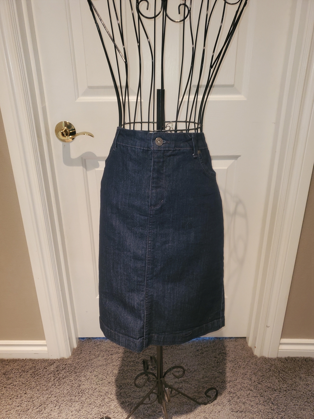 Gloria Vandebilt Classic Dark Blue Denim Above The Knee Skirt